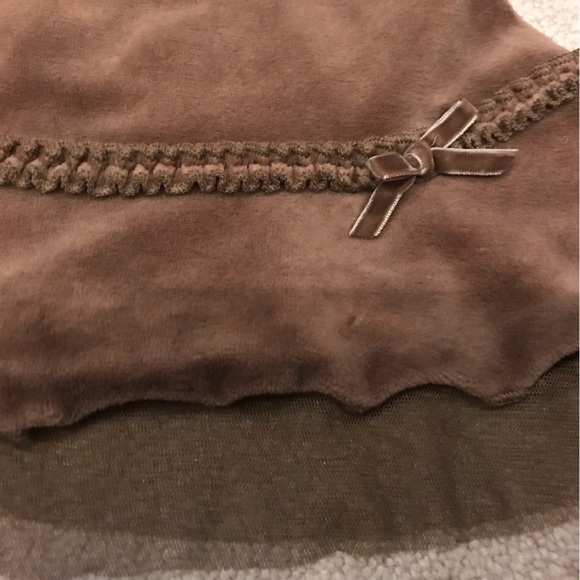 Adorable Toddler girl’s size 2T Arizona Jean Company medium brown plush skirt - Picture 2 of 9